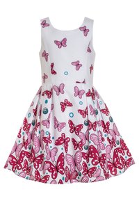 En ärmlös vit klänning med ett mönster av rosa och röda fjärilar med blå accenter och svirlar, och en vid kjoldesign.