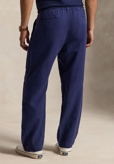 Polo Ralph Lauren LATEEF RELAXED FIT PLEATED LINEN PANT - Pantaloni - newport navy