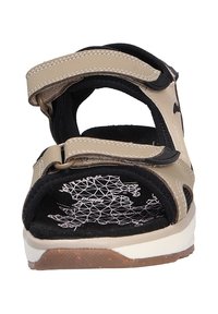 Sandalo beige con doppie cinghie a strappo, soletta nera imbottita con un motivo geometrico e suola in gomma per una migliore trazione.