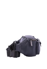 Borsa in vita blu scuro realizzata in ecopelle strutturata, dotata di un compartimento con cerniera, tracolla regolabile e chiusura a fibbia in plastica.