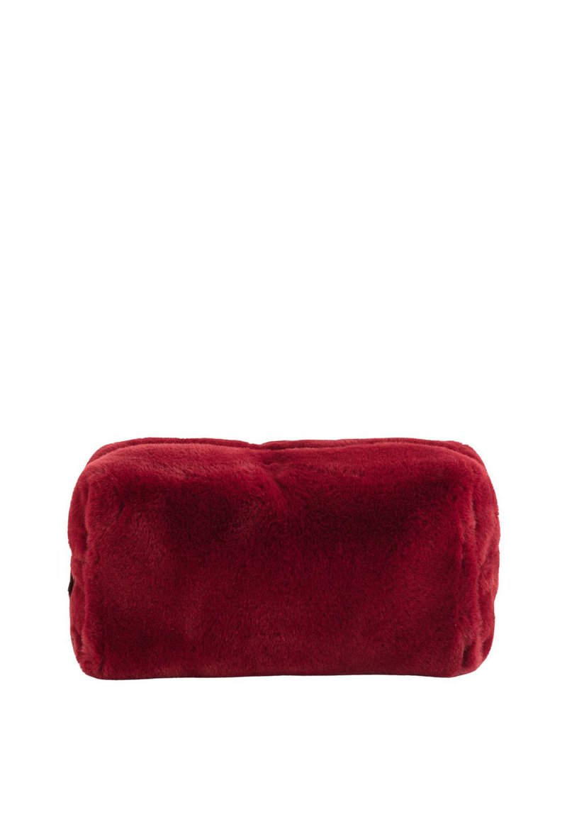 Rødt rektangulært etui lavet af blødt, plyssagtigt materiale. Har en glat tekstur og afrundede kanter uden synligt hardware eller accenter.
