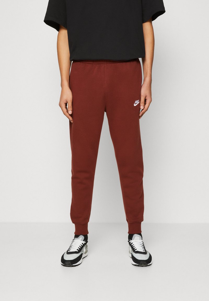 Nike Sportswear CLUB Tracksuit bottoms oxen brown/white/brown