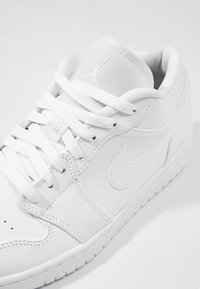 Jordan AIR JORDAN 1 - Sapatilhas - white
