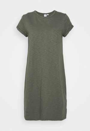 Robe courte en coton vert olive avec manches courtes retroussées, encolure ronde et petite poche poitrine.