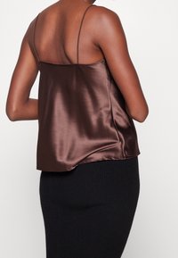 ONLY Top - brown