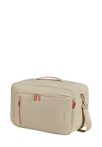 Borsa rettangolare beige realizzata in materiale morbido, con due cerniere frontali caratterizzate da dettagli color corallo e una maniglia superiore per il trasporto.