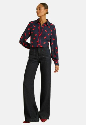 PETITE FIT-LONG SLEEVE - Blúzka so zapínaním na gombíky - navy lips print