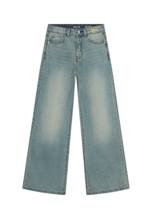 Jean large bleu clair en denim, présentant un effet délavé, un design à cinq poches et des coutures contrastantes.