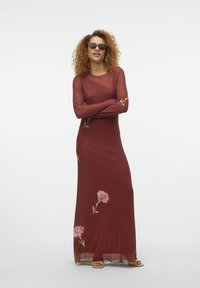 FLOWER DRESS - Maxikjole - cherry mahogany