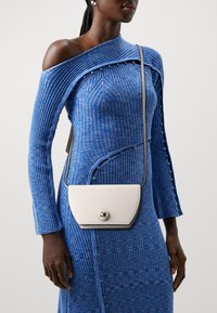 Furla SFERA MINI CROSSBODY - Taška s příčným popruhem - marshmallow