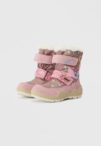 Gyermek rózsaszín téli csizmák csillogó pántokkal, műszőrme díszítéssel, sellő mintával és csúszásmentes bézs talppal.