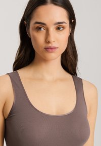Hanro SEAMLESS - Maglietta intima - stonewash