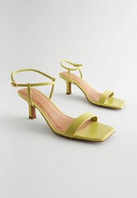 Next FOREVER COMFORT  SIMPLE REGULAR FIT - Sandaler - lime green