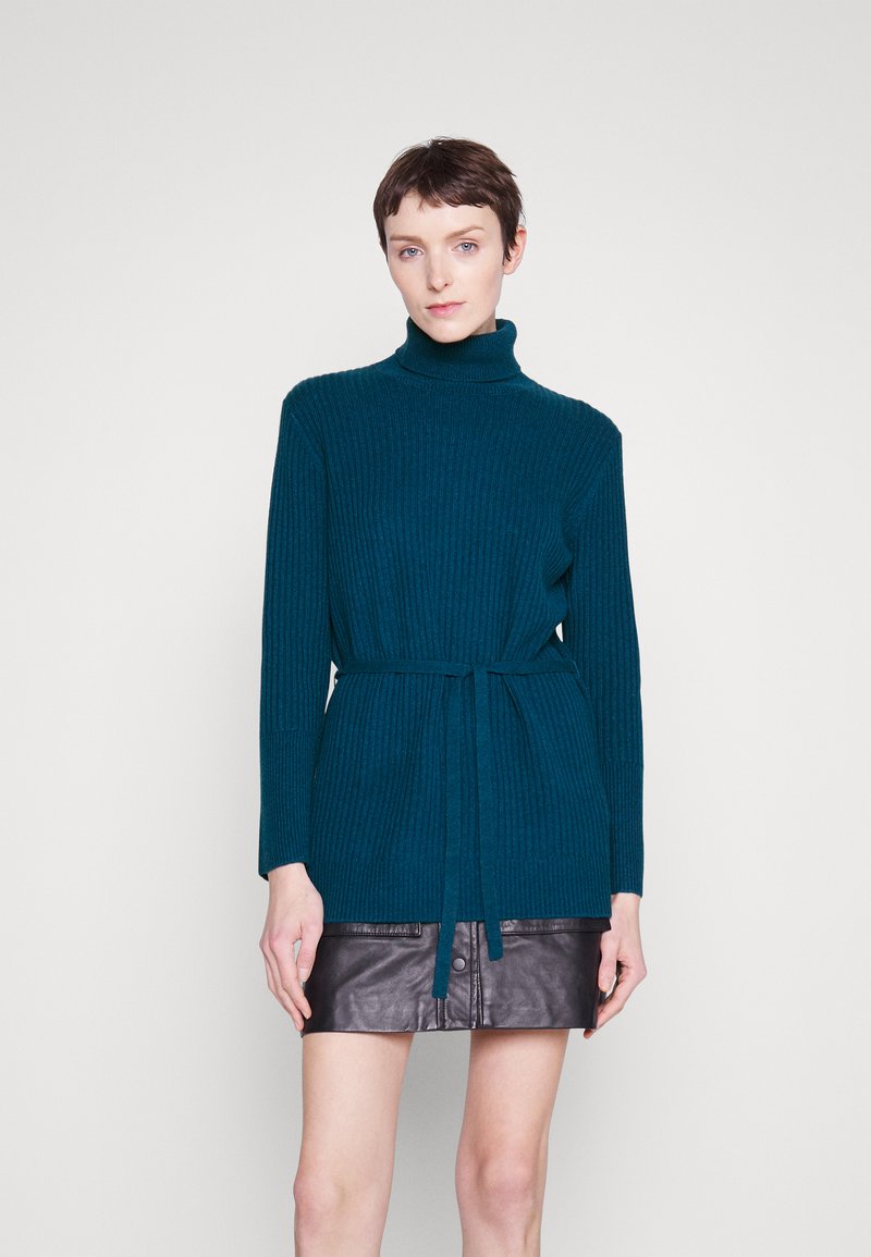 turtleneck tie