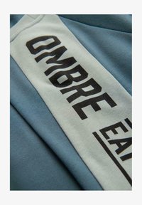 Seleccionado, dark turquoise