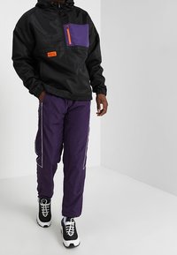 Cayler & Sons Windbreakers - black
