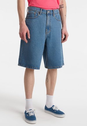 CHECK-5 BAGGY DENIM - Denim shorts - stonewash blue