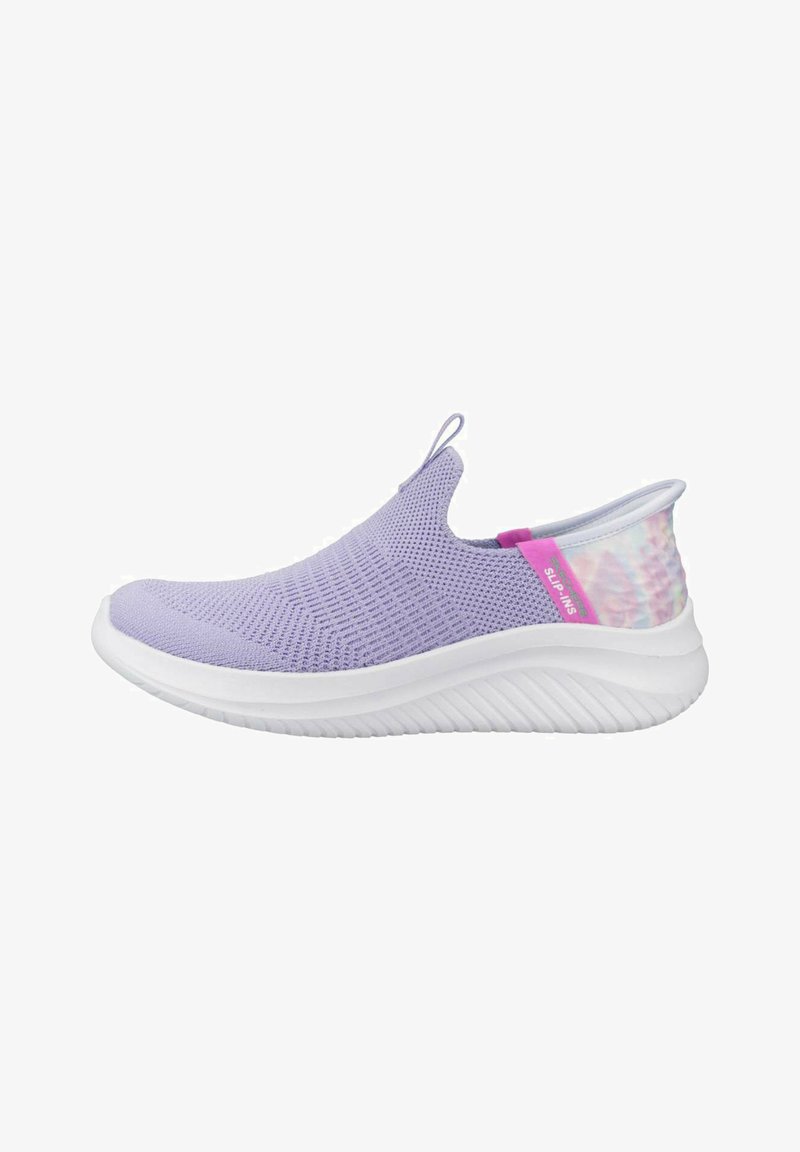 Scarpe slip-on viola con una parte superiore in maglia traspirante, dotate di una suola in gomma bianca e un accento sul tallone testurizzato con un logo rosa.