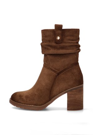 SOFIA - Botines con plataforma - brown