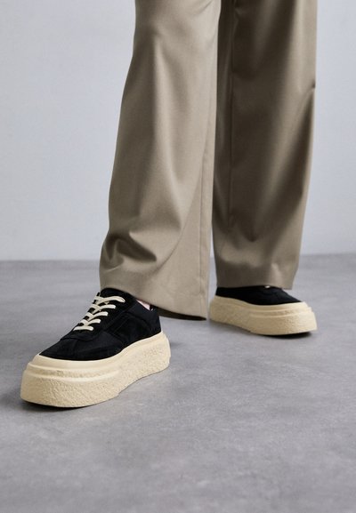 MM6 Maison Margiela Trainers - black