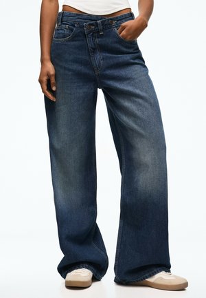 Bershka, WIDE-LEG WITH CROSSOVER WAIST - JEANS - Wide Leg - dark blue