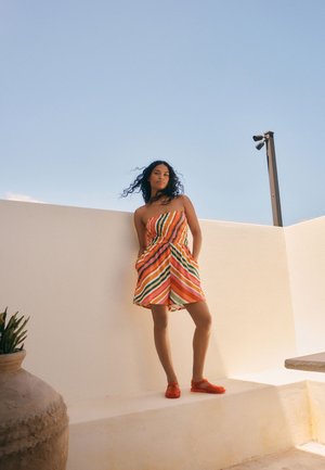 Next, BANDEAU SHIRRED REGULAR FIT - Buksedragter - pink orange