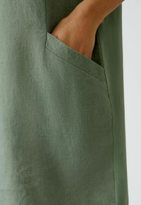 Oui PATCH - Freizeitkleid - shaded moss