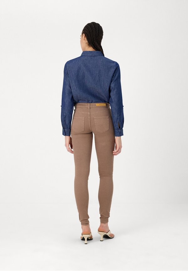 ONLBLUSH SKINNY PANT  - Jeans Skinny Fit - walnut2