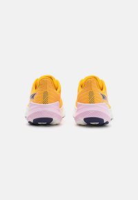 Altra FWD EXPERIENCE ROAD - Scarpe da corsa su strada - pink/orange