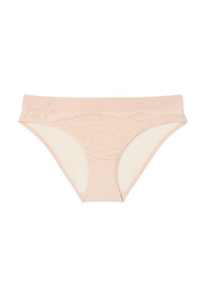 Sous-vêtements féminins rose pâle avec une ceinture lisse, un devant en mesh à motifs et un dos uni. Présente le logo Lacoste sur la ceinture.