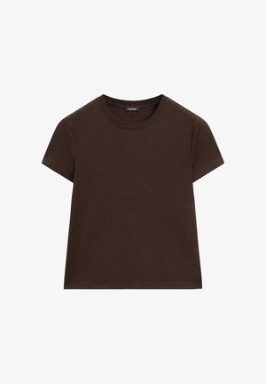 Schlichtes dunkelbraunes T-Shirt mit kurzen Ärmeln und Rundhalsausschnitt, geradem Saum, präsentiert vor weißem Hintergrund.