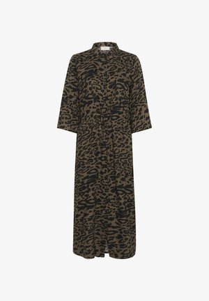 Vestido largo con estampado de leopardo en tonos tierra, con cierre de botones en la parte delantera, cuello, mangas tres cuartos y cintura ajustada. Textura de tela suave.