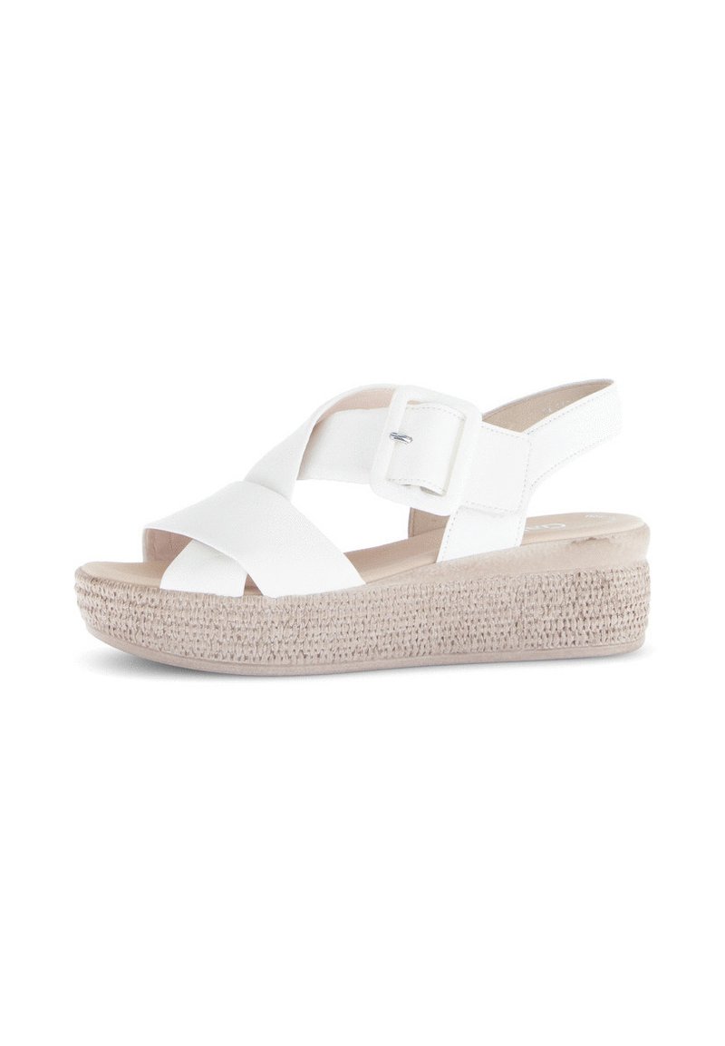 Witte wedge sandalen met kruisbanden, een gespsluiting en een natuurlijke geweven structuur op het plateau. Gladde leren bovenkant.