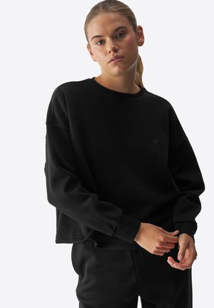 - Bluza