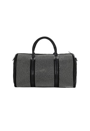 Borsa duffel bianca e nera con un motivo testurizzato di piccole borchie, dettagli in ecopelle nera e doppi manici superiori. Chiusura con zip inclusa.