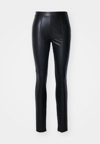 Svarta slim-fit byxor i faux läder med vertikala sömmar fram och dragkedjedetaljer vid nederkanterna på en neutral bakgrund.