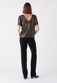 Caroll FASHION ELEGANT MODERN - T-shirt print - couleur cuivre