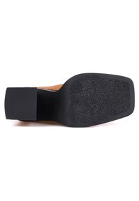 Cesare Gaspari Botines con plataforma - brown