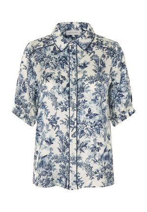 Biela blúzka s krátkym rukávom s botanickou potlačou a motýľmi v námorníckej modrej farbe, s vrúbkovaným golierom, prednými gombíkmi a nariasenými manžetami.