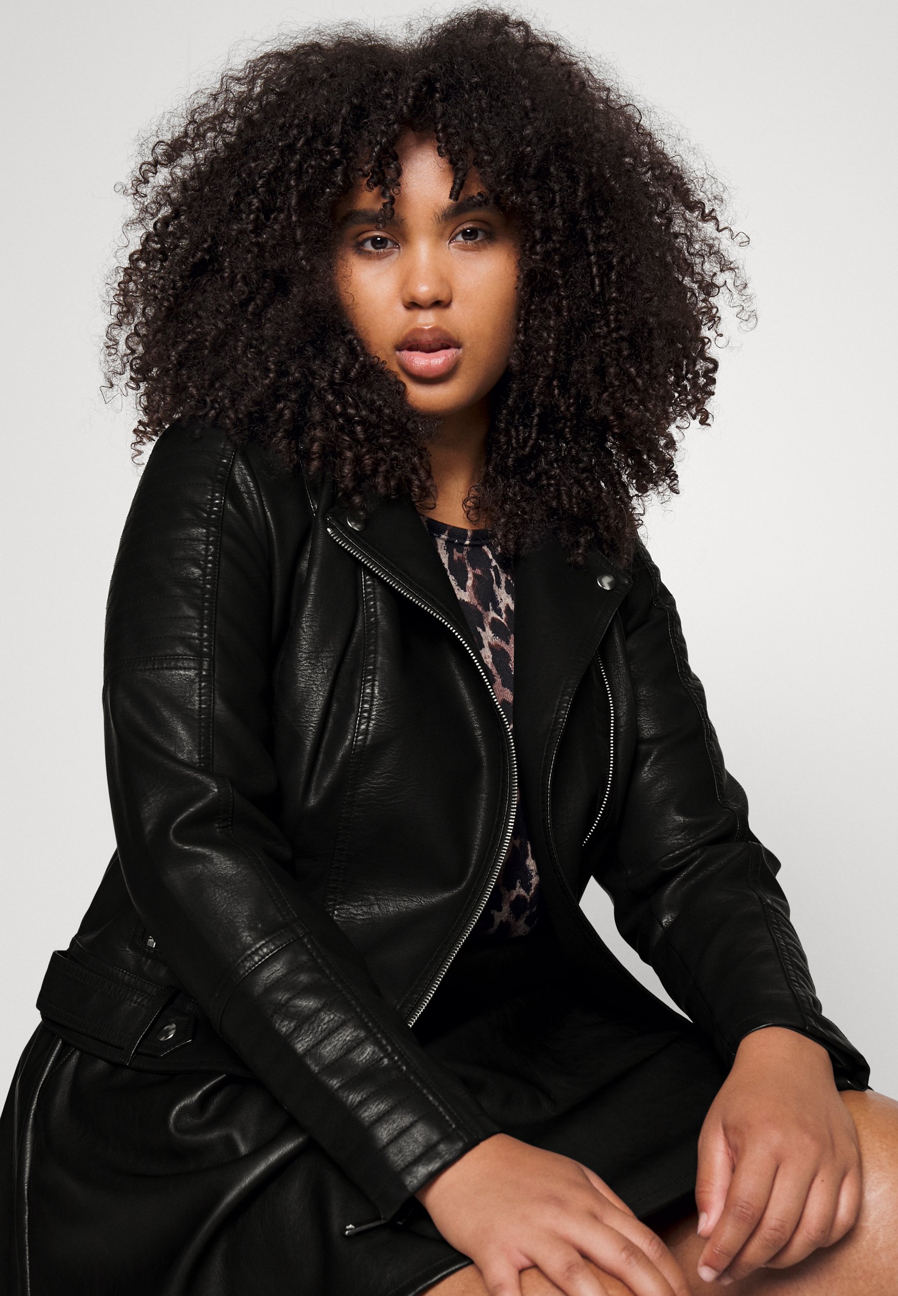 Vero Moda Curve VMKERRIKARINA COATED 