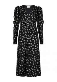 Schwarzes Kleid mit langen, puffartigen Ärmeln und V-Ausschnitt. Hat ein silbernes Sternmuster, geraffte Taille und fließenden Stoff. Mittellanges Design.