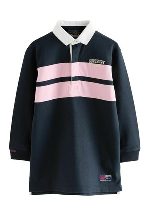 Marinblå långärmad polo med vit krage, prydd med rosa och svarta horisontella ränder samt en broderad logotyp på bröstet.