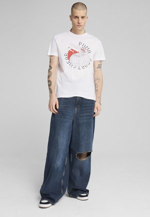 GRAPHICS EXECUTION  - Print T-shirt - white