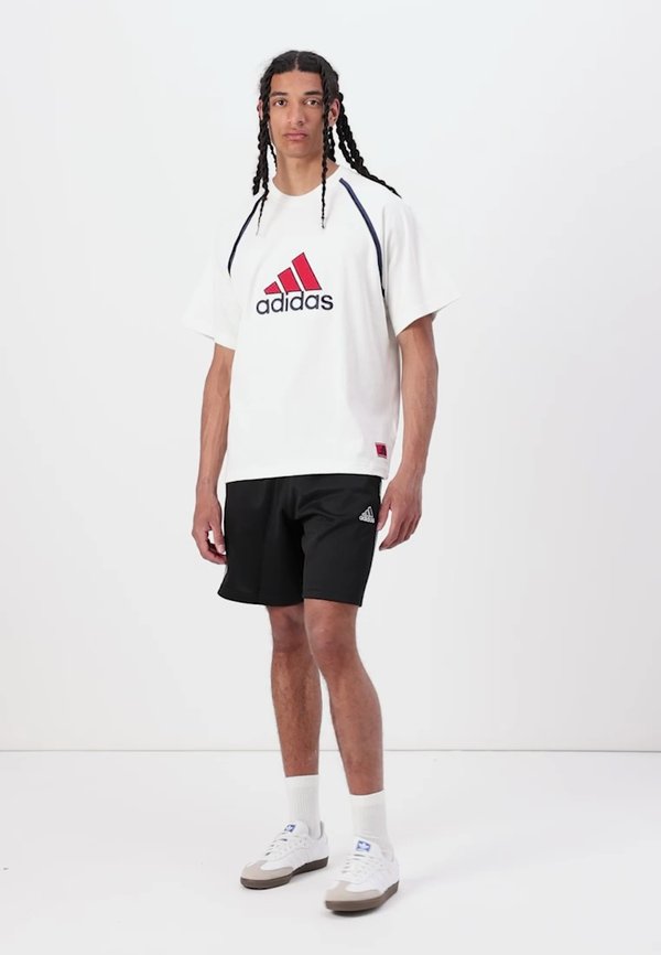 BADGE TEE - Print T-shirt2