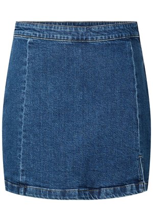 Mini-jupe en denim bleu avec coutures visibles, ceinture et léger délavage sur les bords du tissu.