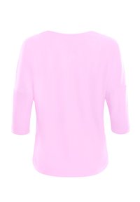 Rosa, locker sitzendes Oberteil mit Dreiviertel-Ärmeln, runder Ausschnitt, glatter Textur und ohne Muster oder Verzierungen.