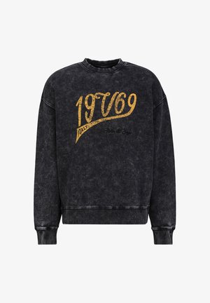 Schwarzer gewaschener Sweatshirt mit Rundhalsausschnitt und gelbem "19V69 Italy"-Text auf der Brust sowie gerippten Bündchen und Saum.