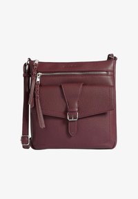 Selezionato, tan brown