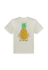 Camiseta de algodón color crema con un gráfico vibrante de piña amarilla, con hojas verdes y acentos naranjas en la parte trasera.