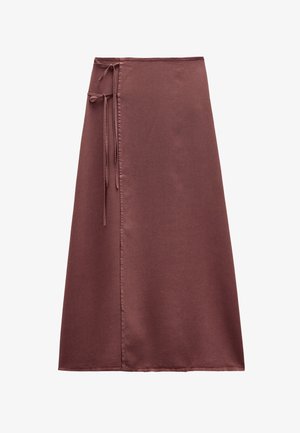 Długa, prosta, brązowa spódnica typu wrap z bocznymi zawiązaniami i gładkim wykończeniem, wykonana z gładkiego materiału.